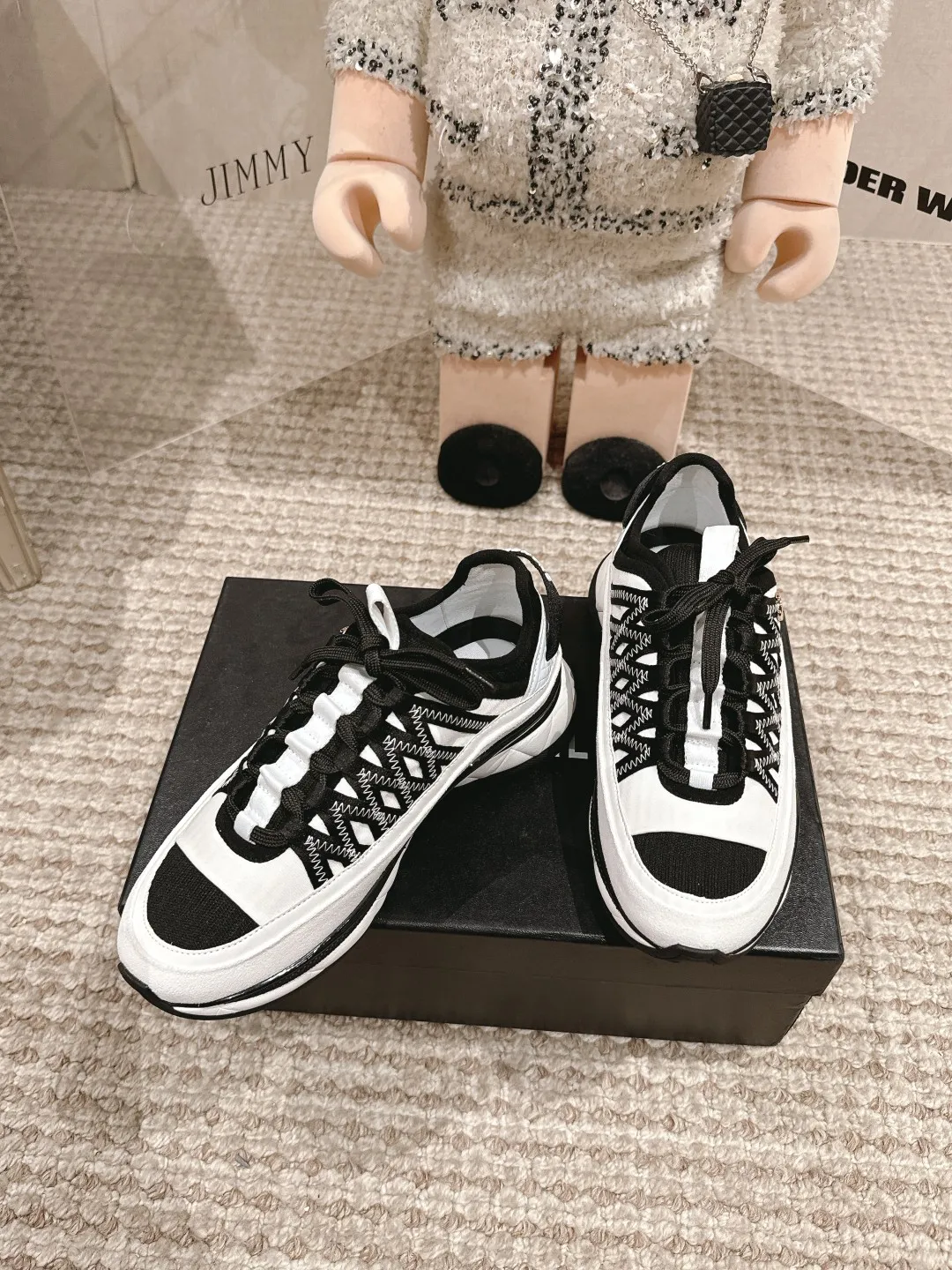 👟👟Ex-factory price 560👟👟Chanel Chanel dad shoes, casual sports shoes. This classic design; the upper is embroidered with various techniques; the outsole is fashionable and sporty; it is unusual to incorporate a variety of color matching elements... The diversified mix and match is very good-looking and versatile, casual, fashionable, sports, and outdoor can be taken into account... ꫛꫀꪝ Go➫ Material: ❶Upper is made of: Original imported first-layer silk cowhide + original waterproof cloth + original first-layer cowhide ❷Inner lining: original sheep lining ❸Outsole based on: original T👟👟Factory price U combination outsole Special counter boutique packaging complete set for women 35–41